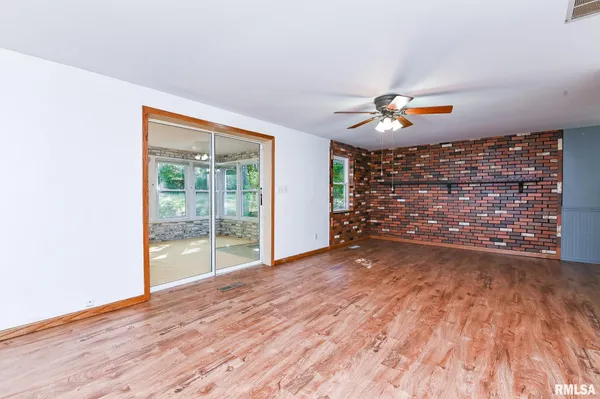 $179,000 | 2112 Granada Drive, Pekin, IL 61554