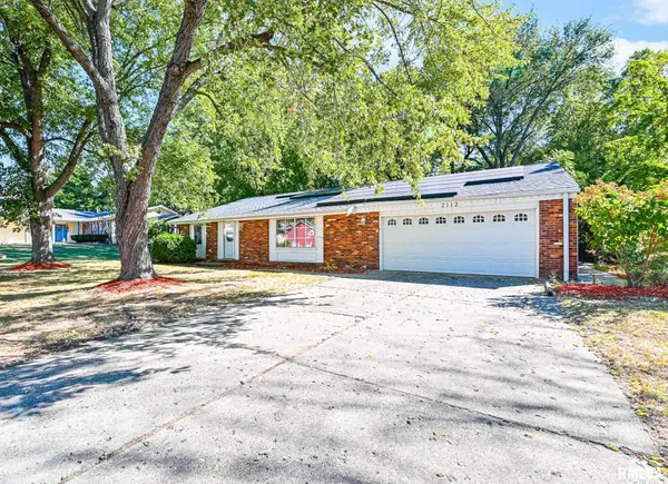 $179,000 | 2112 Granada Drive, Pekin, IL 61554