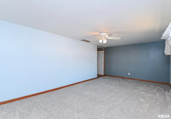 $179,000 | 2112 Granada Drive, Pekin, IL 61554