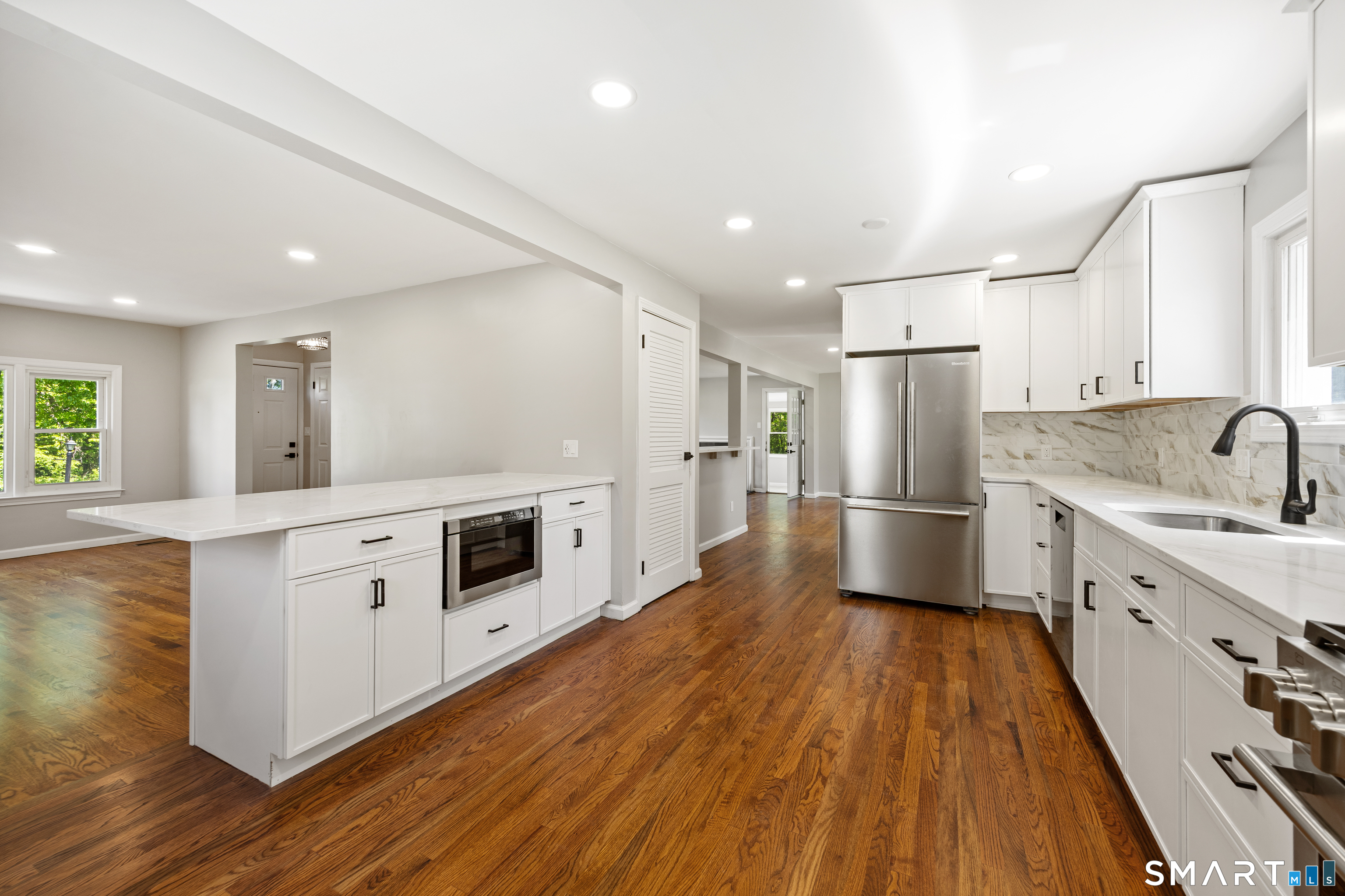 1044 Dunbar Hill Road Hamden, CT 06514 - Photo 9 of 36