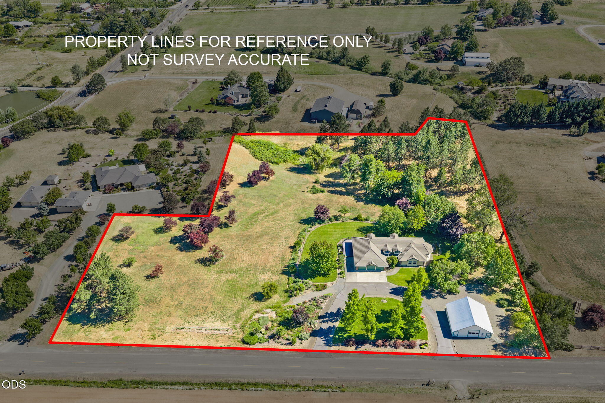 3939 Tami Lane Central Point, OR 97502 - Photo 2 of 57