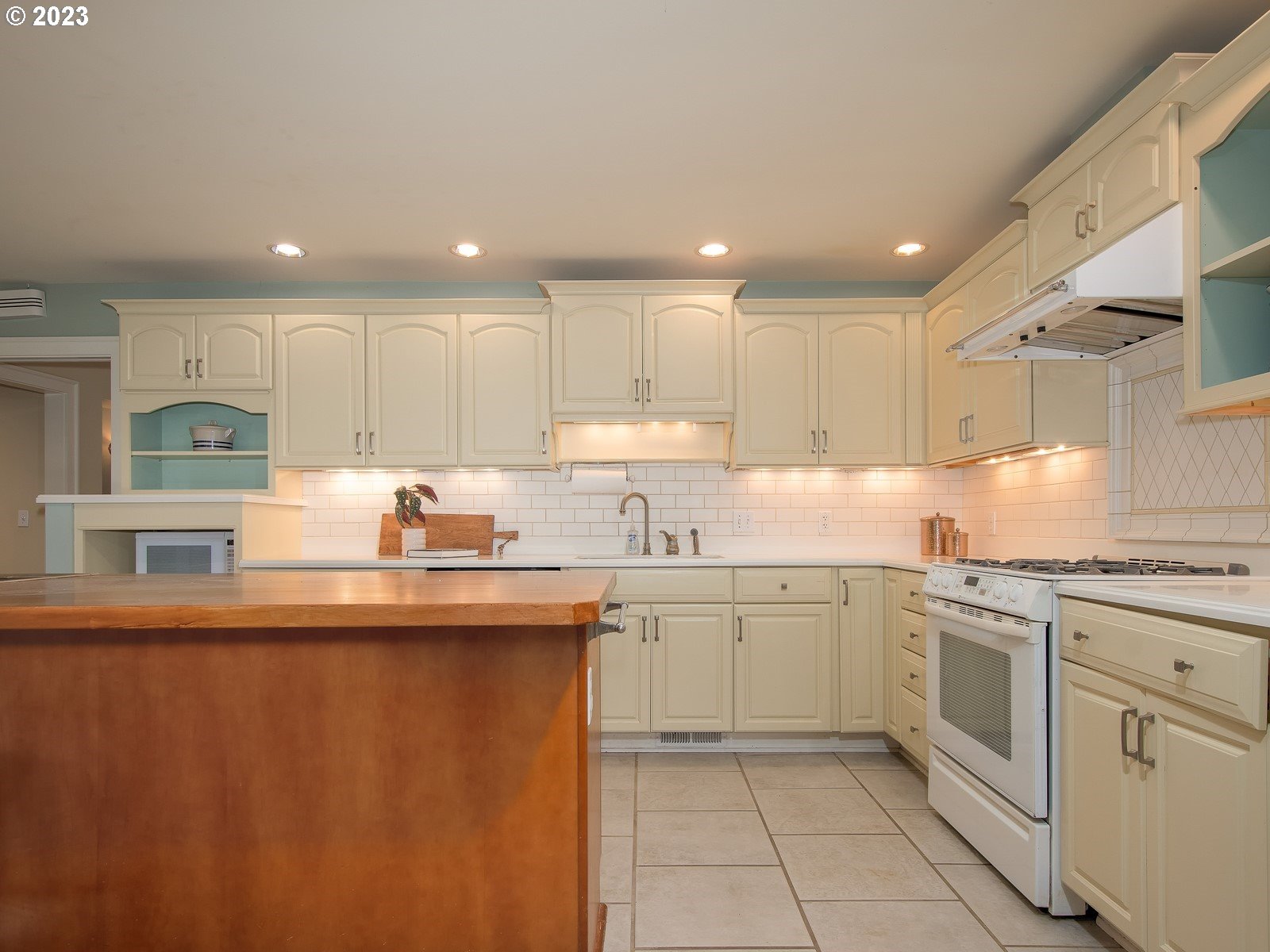 5400 Southwest Garden Home Road Portland, OR 97219 - Photo 7 of 31 Gallery Image 7