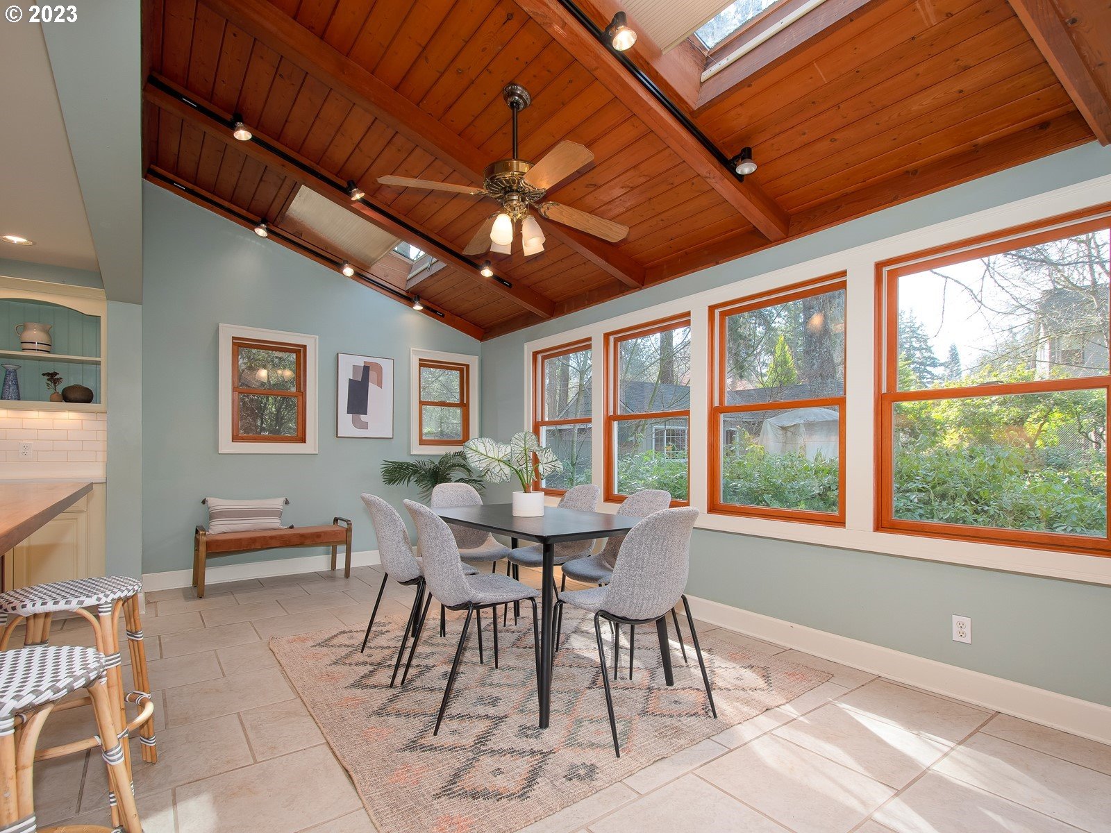 5400 Southwest Garden Home Road Portland, OR 97219 - Photo 9 of 31 Gallery Image 9