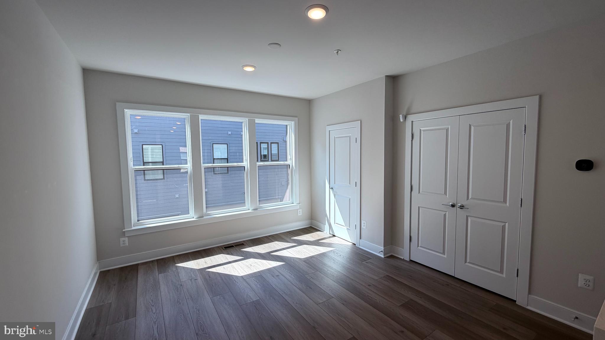 12742 Verdant Way Reston, VA 20191 - Photo 3 of 34 Gallery Image 3