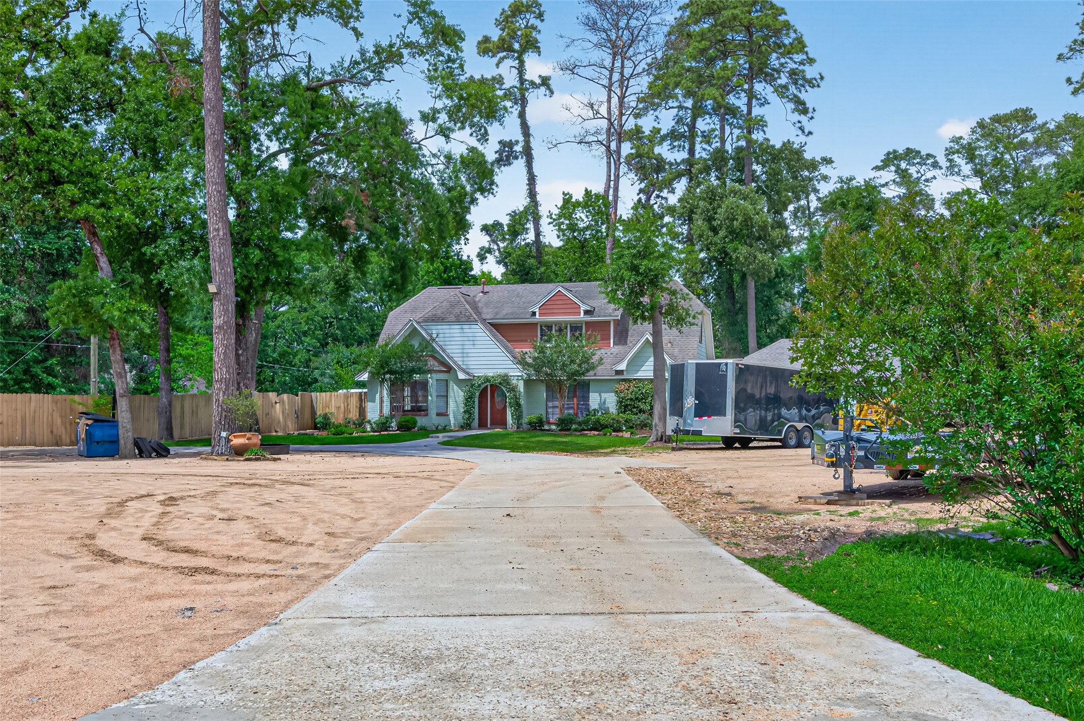 30207 East Geneva Drive Spring, TX 77386 - Photo 7 of 40 Nice circle driveway
