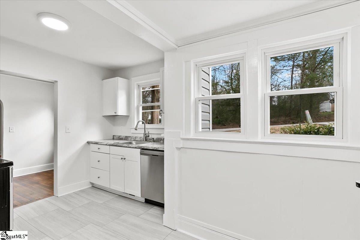 36 Skyland Drive Greenville, SC 29607 - Photo 13 of 29