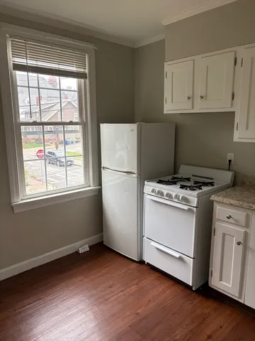 $1,200 | 133-137 Winter Street, Unit 4, Fall River, MA 02720