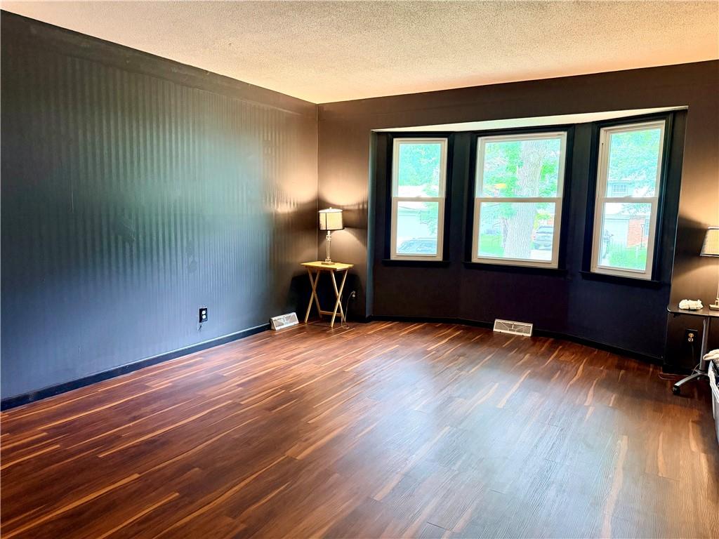 8951 Rene Street Lenexa, KS 66215 - Photo 6 of 25