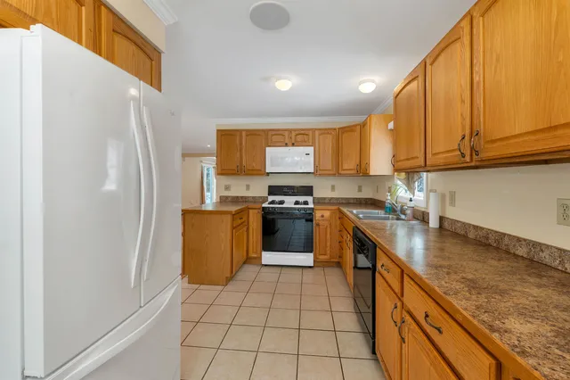 $750,000 | 3 Wilderness Trail, Harrisville, NH 03450