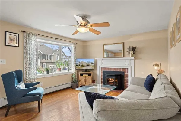 $409,900 | 19 Rowena Street, Worcester, MA 01606