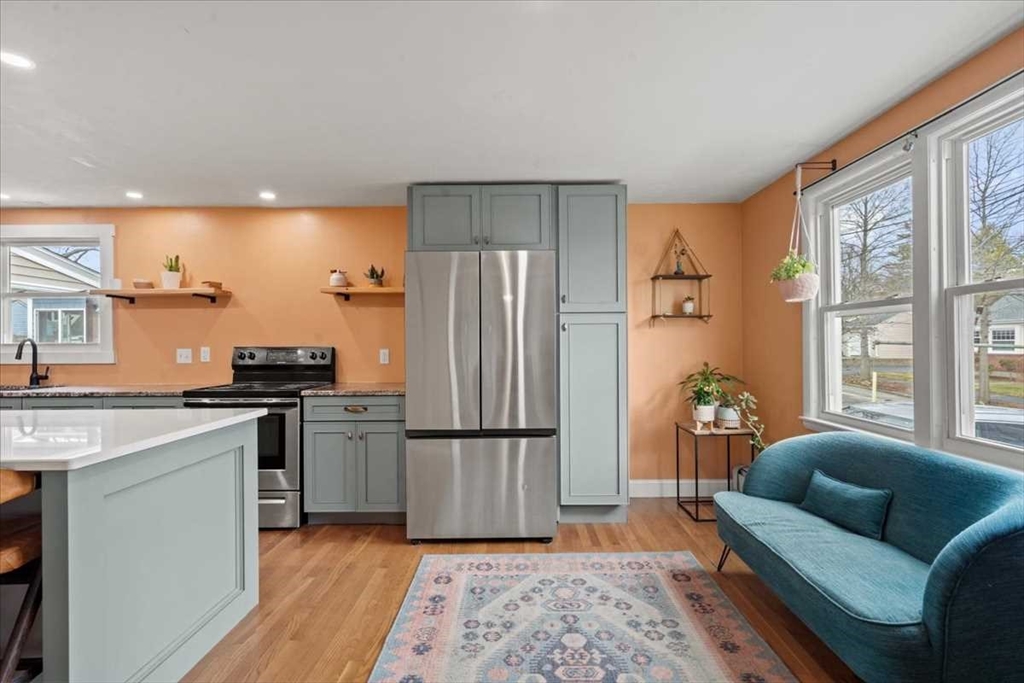 19 Rowena Street Worcester, MA 01606 - Photo 17 of 41