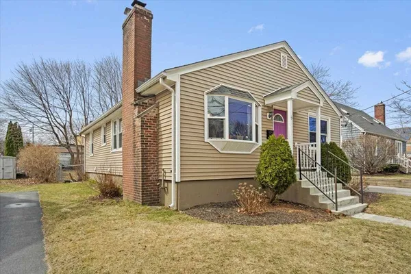 $409,900 | 19 Rowena Street, Worcester, MA 01606