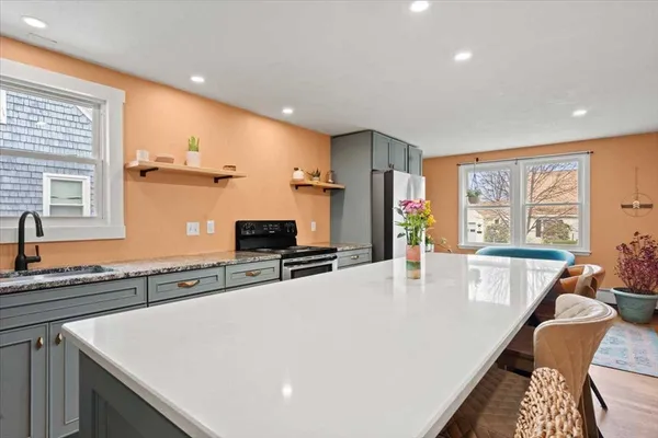 $409,900 | 19 Rowena Street, Worcester, MA 01606