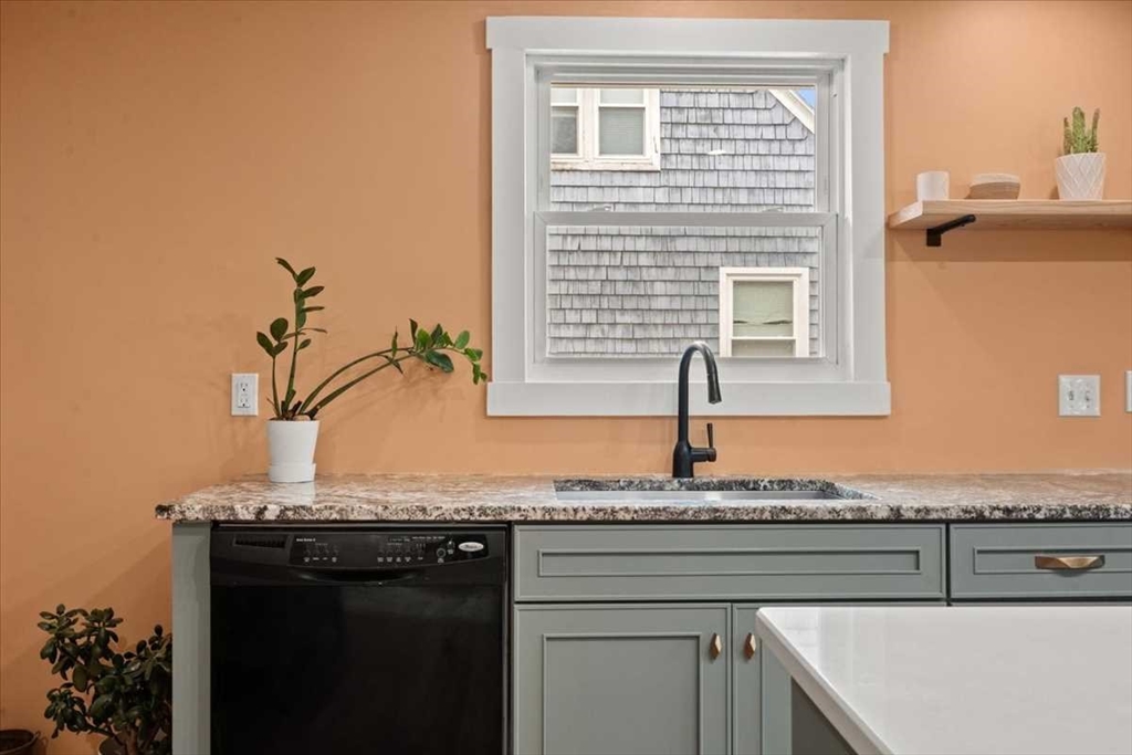 19 Rowena Street Worcester, MA 01606 - Photo 23 of 41