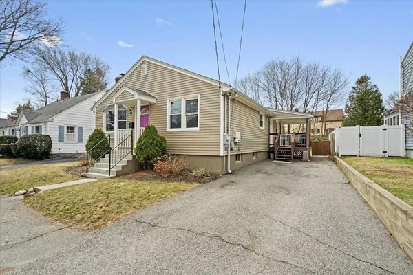 $409,900 | 19 Rowena Street, Worcester, MA 01606