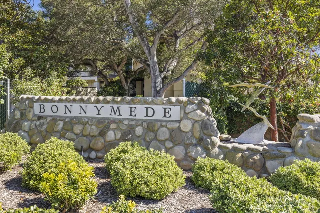 a view of sign board