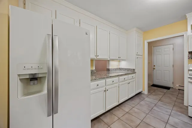 $590,000 | 6 Surrey Drive, Bow, NH 03304