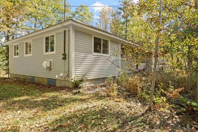$590,000 | 6 Surrey Drive, Bow, NH 03304