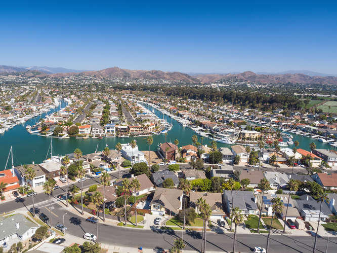 1330 Beachmont Street Ventura, CA 93001 - Photo 31 of 35 an aerial view of multiple house