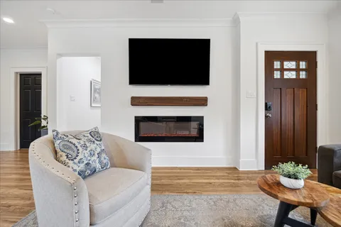 $855,000 | 1121 Key Street, Houston, TX 77009