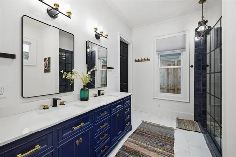 $855,000 | 1121 Key Street, Houston, TX 77009