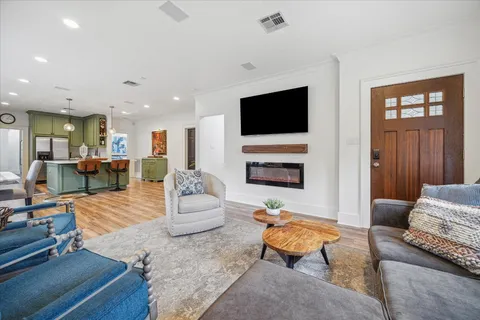 $849,000 | 1121 Key Street, Houston, TX 77009