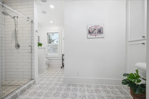 $855,000 | 1121 Key Street, Houston, TX 77009