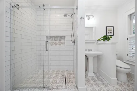 $855,000 | 1121 Key Street, Houston, TX 77009