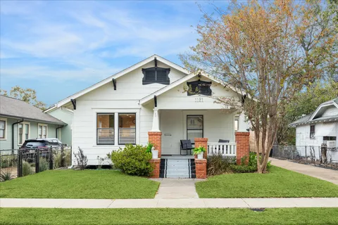 $855,000 | 1121 Key Street, Houston, TX 77009