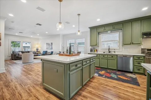 $849,000 | 1121 Key Street, Houston, TX 77009