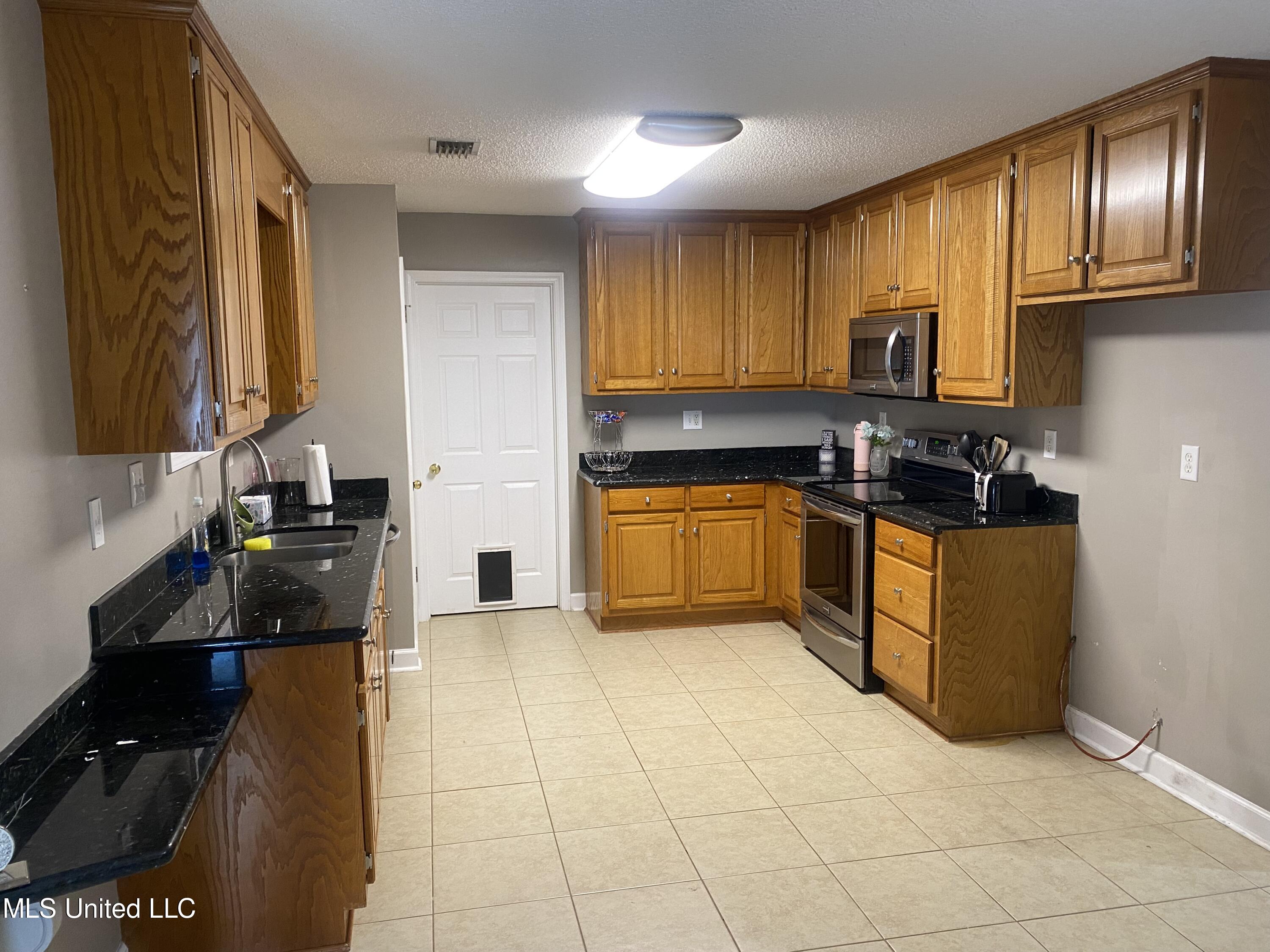 14530 Cook Road Biloxi, MS 39532 - Photo 10 of 21 IMG_4678
