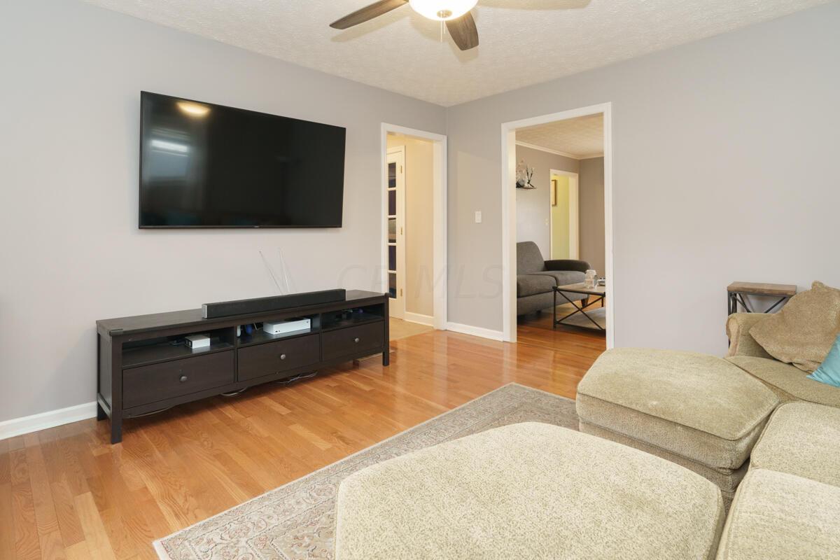 6386 Faircrest Road Columbus, OH 43229 - Photo 7 of 34 Family Room