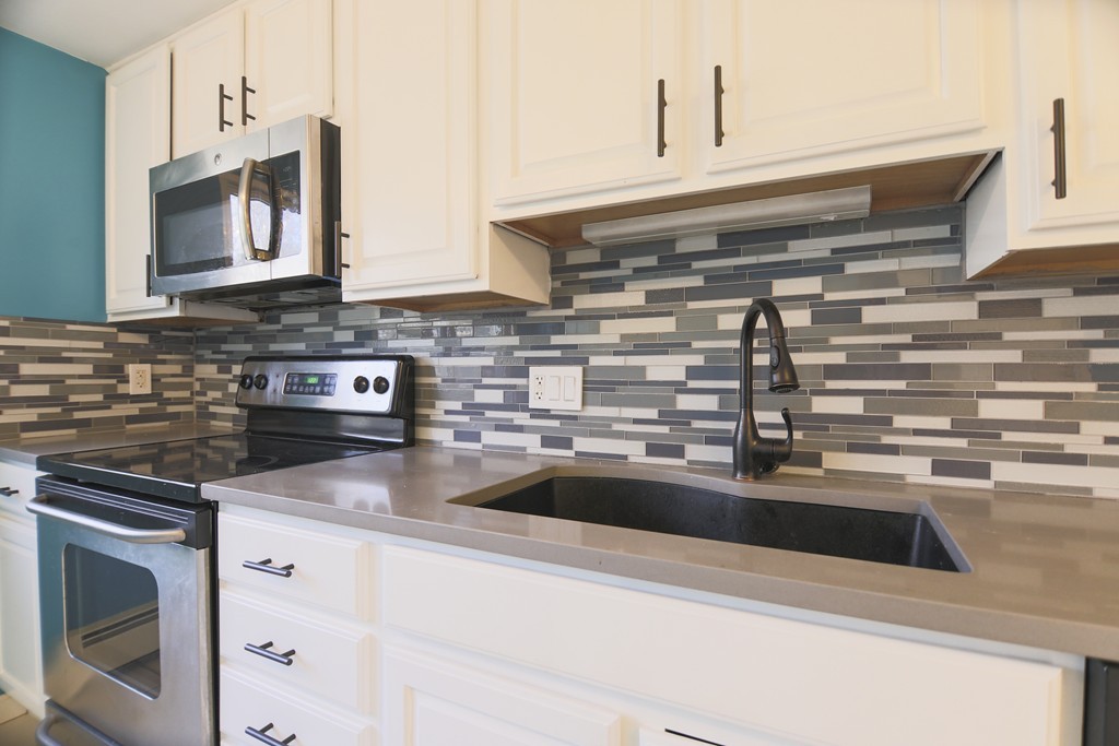 2 Laurent Road, Unit 6 Salem, MA 01970 - Photo 4 of 8 Gallery Image 4