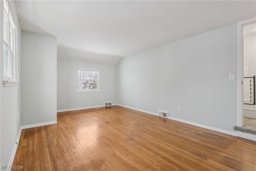 4480 Birchwold Road Cleveland, OH 44121 - Photo 17 of 30