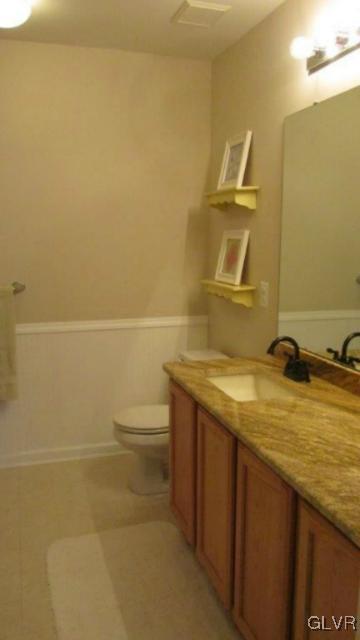 30 Lower Way Road Easton, PA 18045 - Photo 21 of 24 Hall Bath