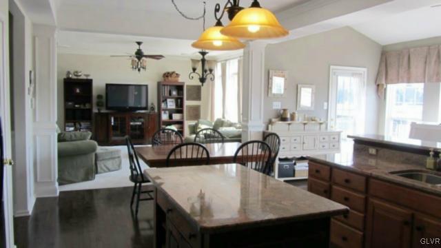 30 Lower Way Road Easton, PA 18045 - Photo 6 of 24 Kitchen Eating Area open to Morning Room and Famil