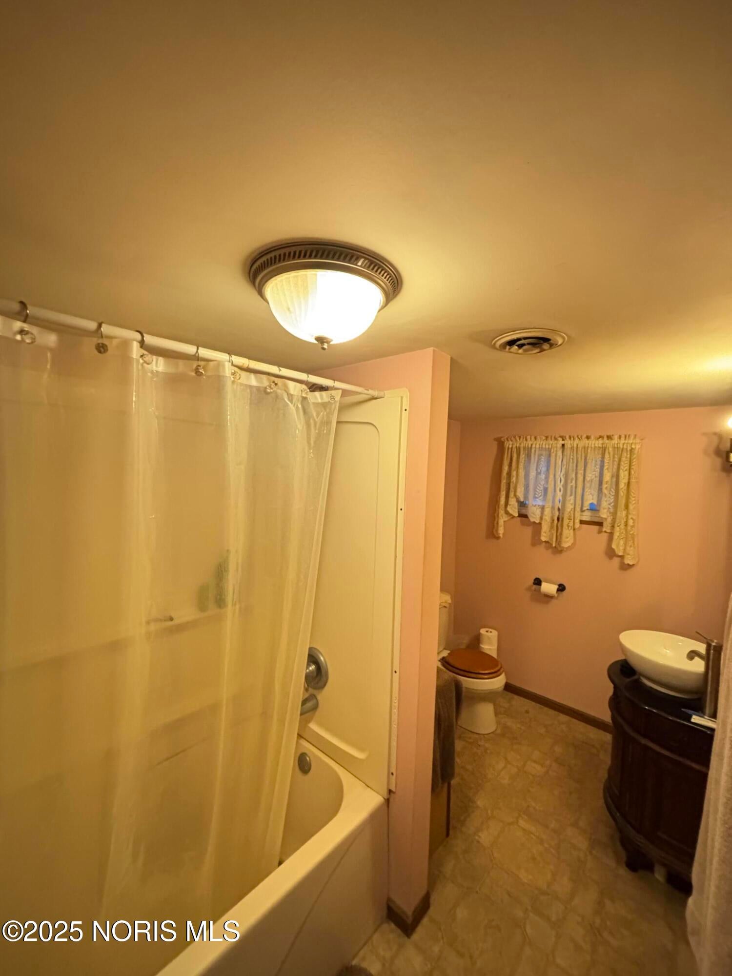 202 Shaffer Road Antwerp, OH 45813 - Photo 19 of 25 Master Bath
