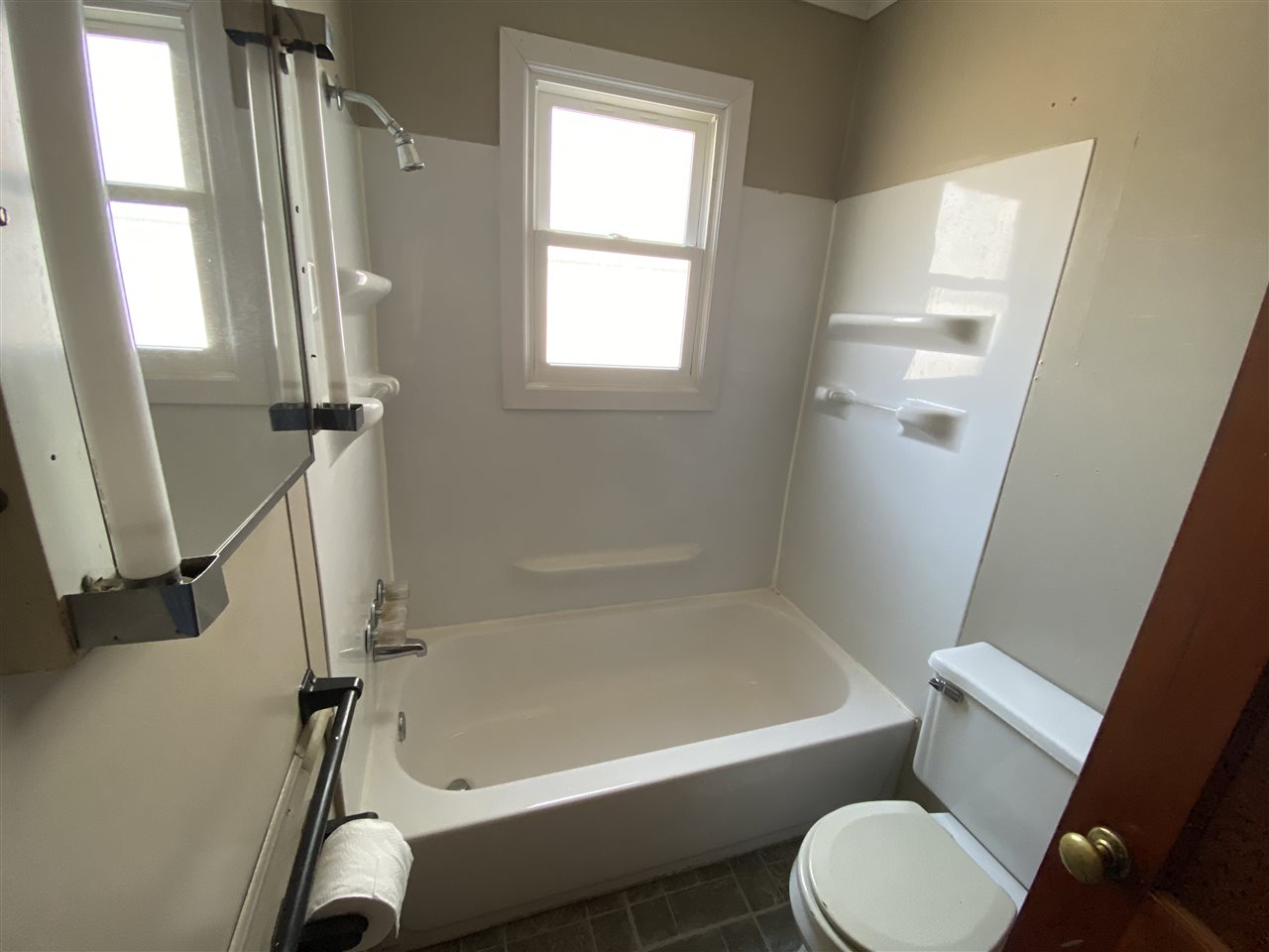957 South Nine Mile Road Kawkawlin, MI 48631 - Photo 13 of 17 1873078-12.JPG