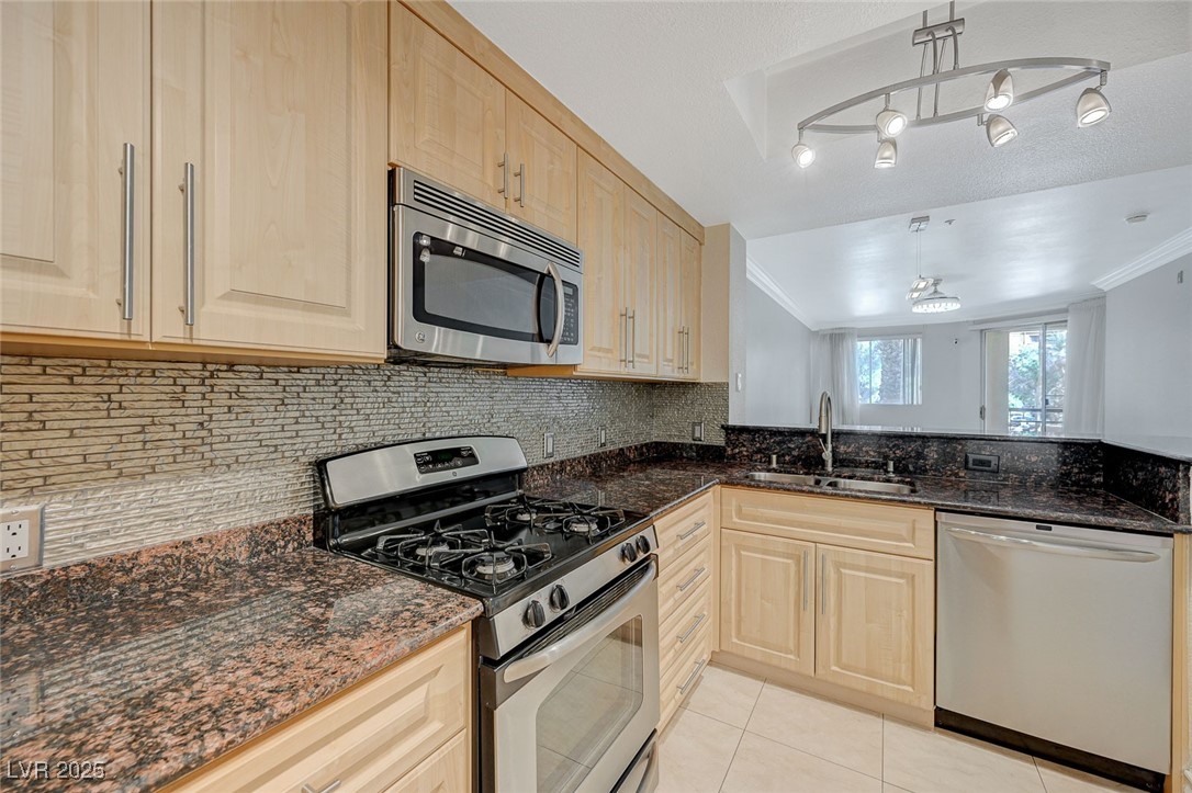 210 East Flamingo Road, Unit 105 Las Vegas, NV 89169 - Photo 8 of 37