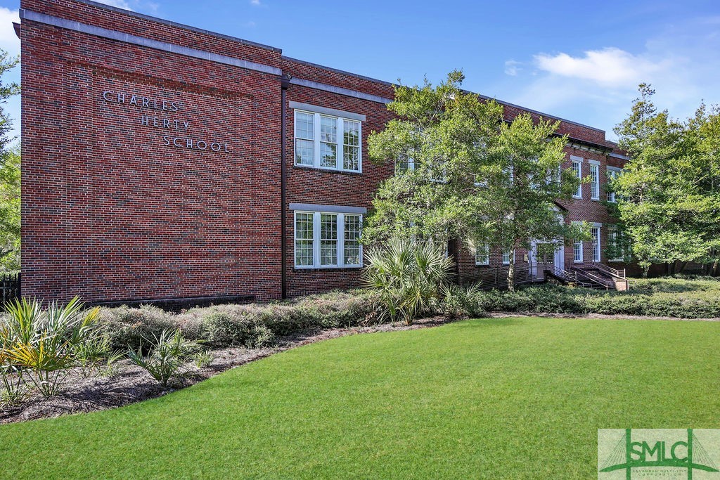 1835 Skidaway Road, Unit 207 Savannah, GA 31404 - Photo 3 of 24