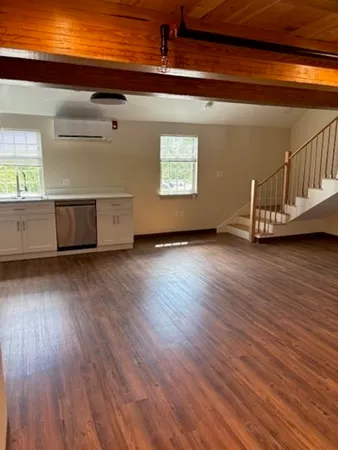 $1,950 | 19 Commercial Street, Unit 303, New Bedford, MA 02740