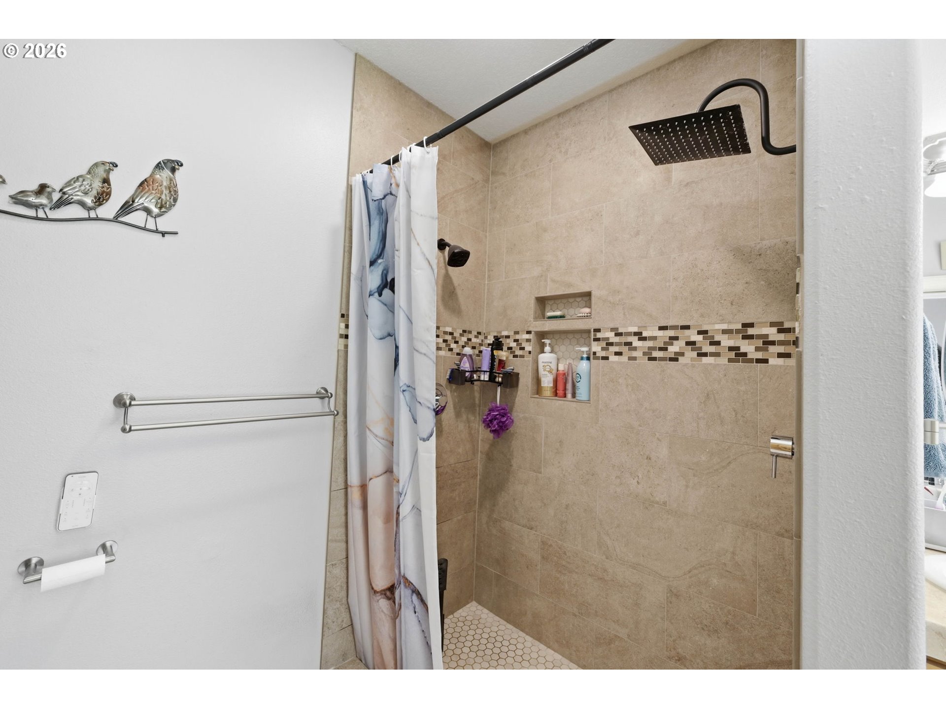 29778 Gimpl Hill Road Eugene, OR 97405 - Photo 20 of 43 a bathroom with a shower