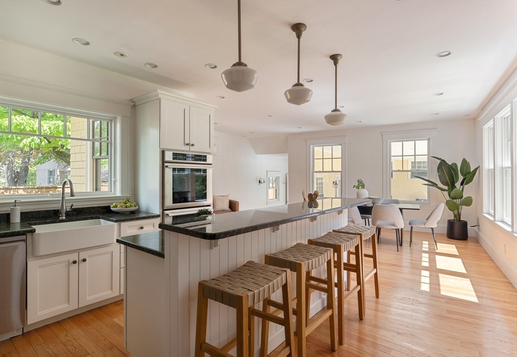 4 Lawrence Street Winchester, MA 01890 - Photo 8 of 40