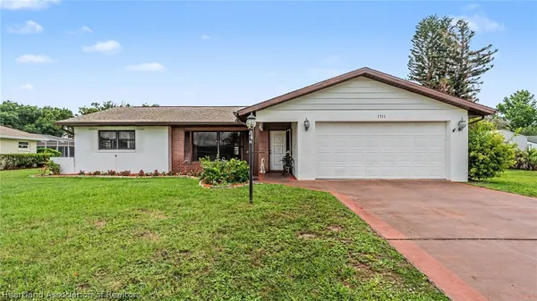$220,000 | 1711 Sunrise Place, Sebring, FL 33870