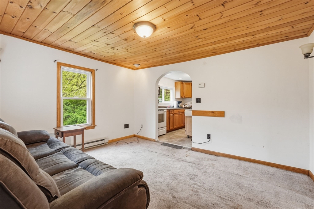8 Shutesbury Road Amherst, MA 01002 - Photo 9 of 31