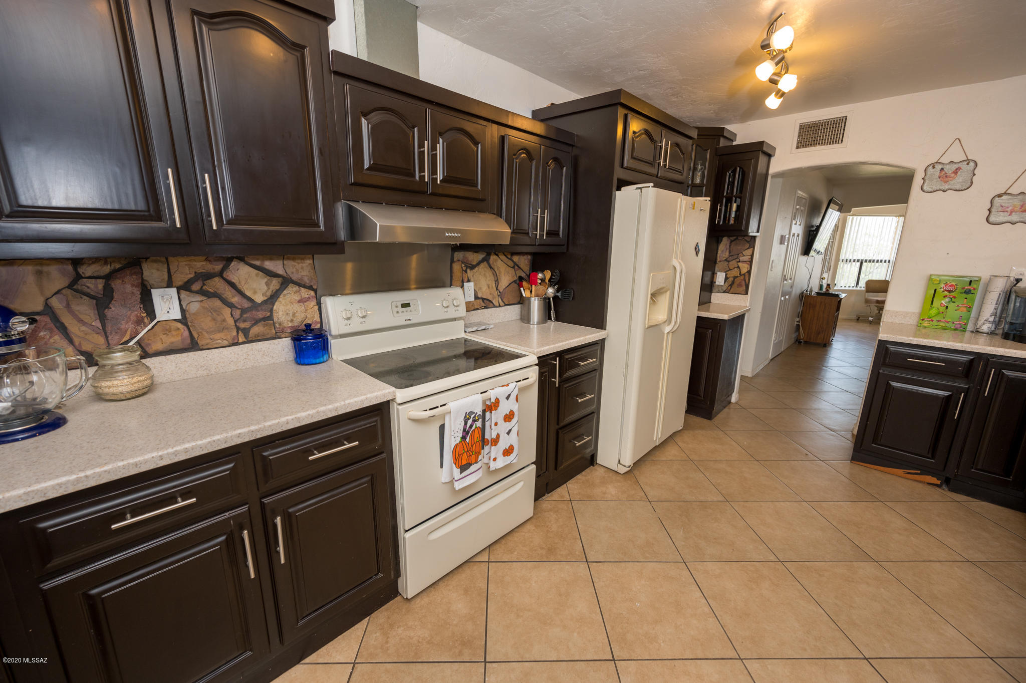 325 Valley View Drive Rio Rico, AZ 85648 - Photo 17 of 41