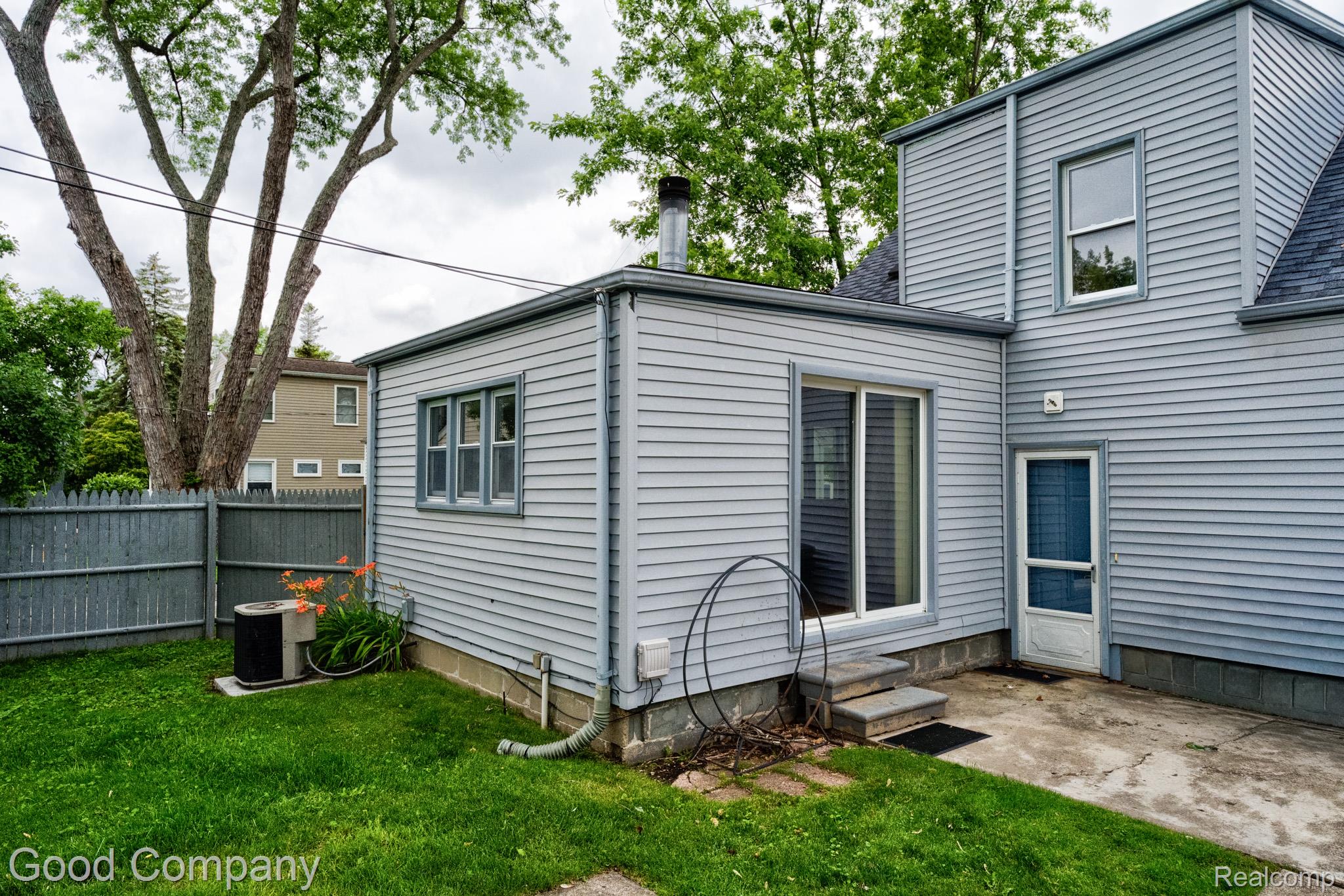 1355 Harvard Road Berkley, MI 48072 - Photo 39 of 42 1355 Harvard Ave.-37.jpg