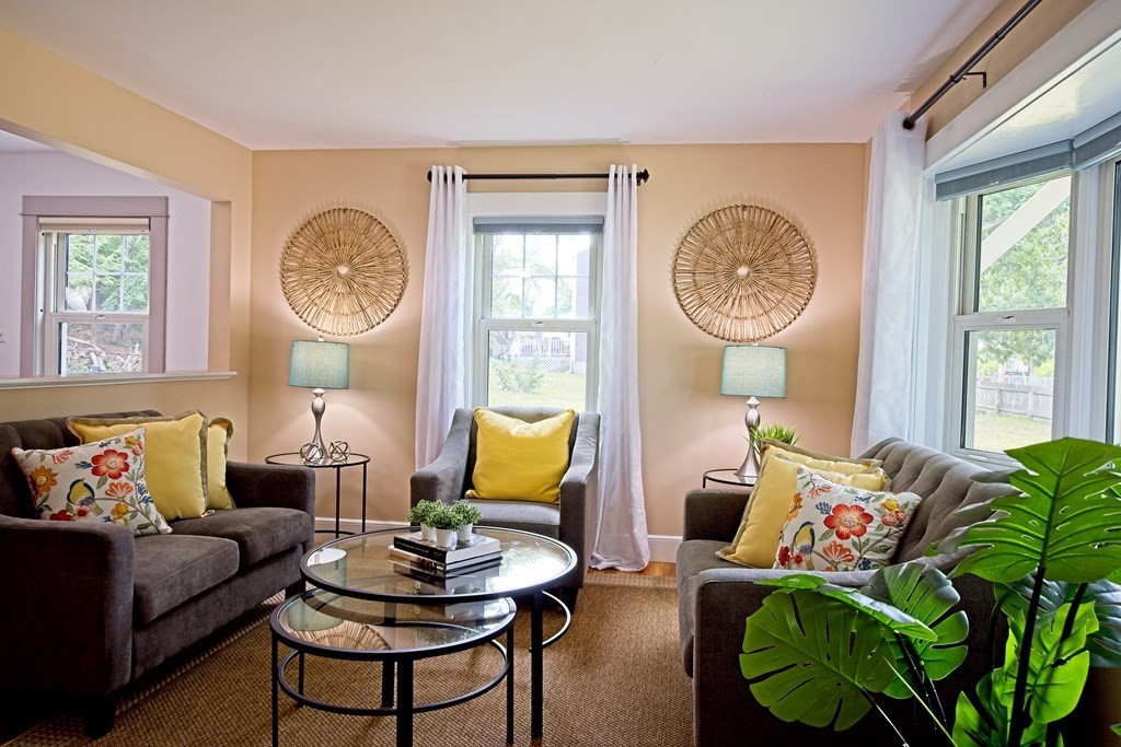 7 Bridle Road Billerica, MA 01821 - Photo 3 of 26 Gallery Image 3