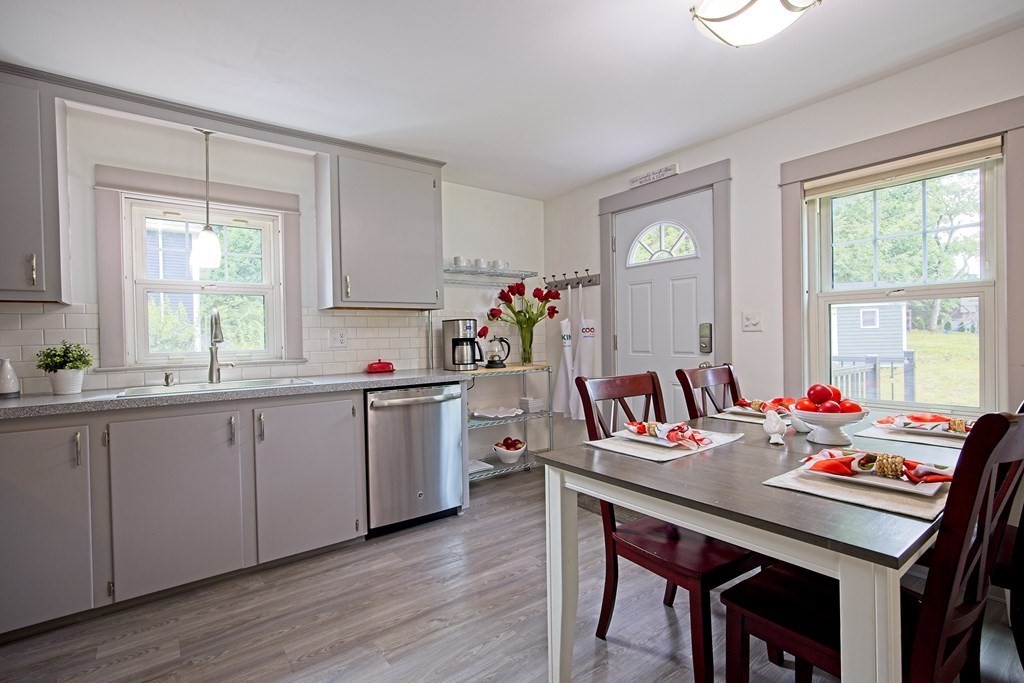 7 Bridle Road Billerica, MA 01821 - Photo 7 of 26 Gallery Image 7