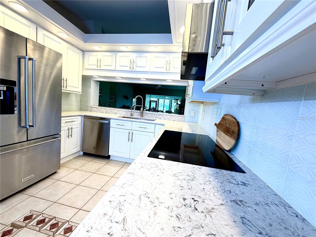 5813 Merion Way, Unit 5813 Sarasota, FL 34243 - Photo 6 of 19